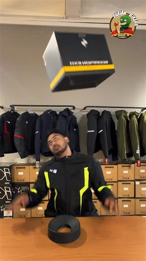 4 comments | SCORPION EXO-R1 EVO II ONYX AIR 廬 Precision meets perfection. The Scorpion EXO-R1 EVO II Onyx Air redefines what it means to ride in style and combining aerodynamic excellence with advanced protection  Come and get yours now at your nearest Durian Bikers store. Or find us at www.durianbikers.com | Durian Bikers | Facebook