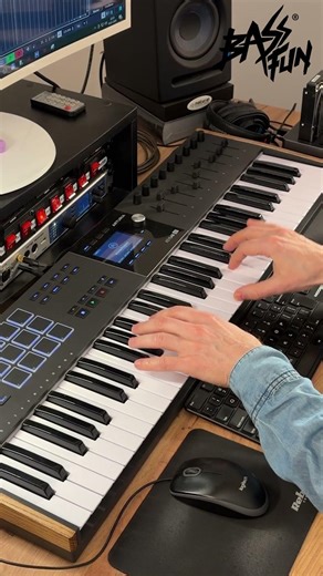 Live Trance Music Bass Part Performed by Bass Fun