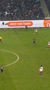 Vušković proving everything works together in a defensive unit, presented by @ServiceNow 🧠 #Bundesliga | #MatchdayFlowMoment | @HSV | Bundesliga