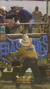 El COQUETO De los Toros Guanajuatenses de Rancho Los Sebastianes Mx del amigo de Todos Jaime Serrano Se topó con Chito de Autlán de los Reyes de Jalisco 🇲🇽🇲🇽 | Jaripeos Luminosos USA