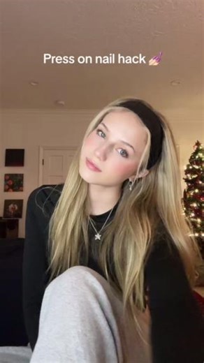 Going from the music studio to getting dressed up to attend events with short notice can get tricky! I love that my KISS Beauty Products press-on nails are a quick and easy way to go from the studio to the red carpet in a flash! 🎹 💅 👠 . . . #MusicStudioLife #QuickAndEasy #PressOnNails #RedCarpetReady #StudioToRedCarpet | Indi Star