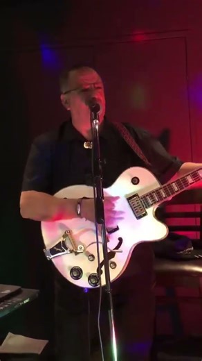 CHARLES Melbourne Country Rock Crooner Private Function Music | Hire from www.artist-bookings.com