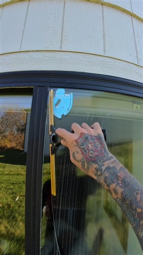 Luke Jon on Instagram: "How To Clean A Window With A Brittle Sticker / Vinyl #windowcleaning #windowwashing #prowindowcleaning #cleaningwindows #wcrlife"