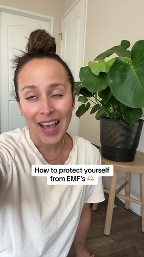 Deep diving on EMF’s and the simple things i do to protect me and my family from them! There is no avoiding them but there are a few simple things you can do to mitigate the exposure. 🫶🏼 #emf #chronicfatigue #emfexposure #emfradiationprotection #emfradiation #shungite #shungitestone #naturalremedy #naturalremedieswork