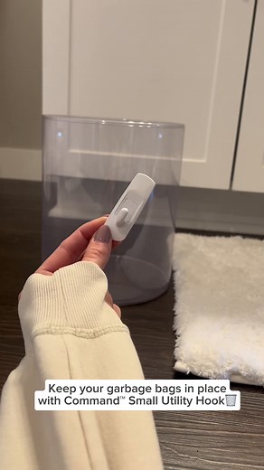Trash duty just got a whole lot neater! 🤩 Command™ Hooks are the ultimate solution for keeping garbage bags in their place 🗑️ #Command #organization #organizinghacks #commandhacks | Command