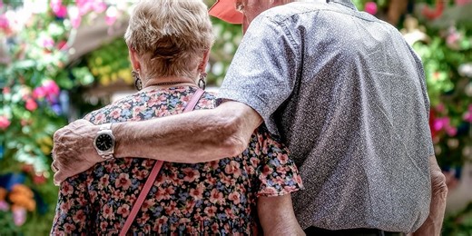 How to approach a wandering person with Alzheimer’s