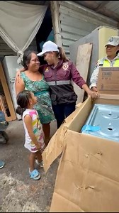 81K views · 1.3K reactions | Ell@s son la familia de Roberto, el carpintero de la zona y con la entrega de su estufa, les damos una luz de esperanza. Ayudar a nuestra gente siempre, siempre es prioridad. 爐 | Mara Lezama | Facebook