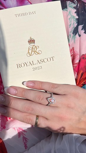 What a spectacular Ladies Day at Ascot with our gorgeous girls who completely stole the show dripping in diamonds 💎🐎🥂 💕 📸 @coco_floflo 📸 @ultrasophisticate 📸 @dani_elle_laz 📸 @allchloerose #SparkleWithTds #ascot2023 #ladiesday #ladiesdayout #stealtheshow #dazzlingdiamonds #tennisnecklace #pinkdiamonds #statementjewellery | The Diamond Store