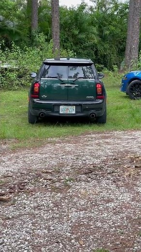 2009 Mini Cooper S clubman startup and revs