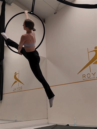 Mastering Splits on Aerial Hoop for Stunning Flow