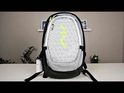 Unboxing/Reviewing The Nike Air Max Backpack (On Body)