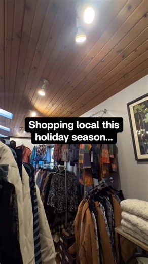 Christmas shopping at Christine’s? We’re in!!! This cozy shop located on the strip in King has EVERYTHING you need to spruce up your wardrobe, jewelry, shoe collection, etc. From cute jeans to gorgeous, high quality apparel, Christine’s is a MUST-SEE when shopping in Waupaca. Bonus?? She’s hosting a ladies night out tomorrow, November 20th with extended hours, cozy cocktails, and giveaways to make your fashion-lover heart SING!🎶 See ya there! 👋 #visitwaupaca #midwestcontent #midwestravel #holi