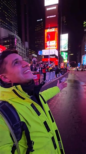 Sebastian Villanueva on Instagram: "DE ARGENTINA A NUEVA YORK 🇦🇷🗽 @tripltek @richamoto @osmand.map #moto #adventure #newyork #travel #africatwin"