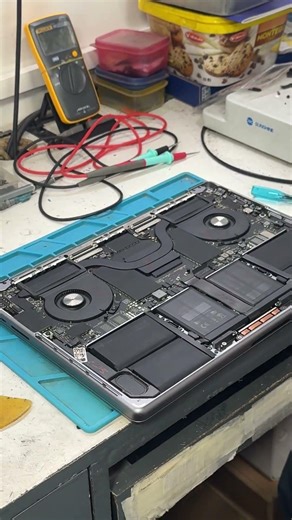 How to Open MacBook Back Cover | Step-by-Step 🔧 #macbookrepair #macbooklcd #applecomputer #applerep