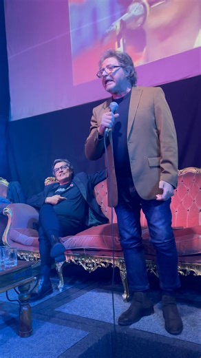 ✨ In soli 10 minuti Carmelo Morgia ci ha riportati dritti negli anni ’80, con brani che hanno segnato un’epoca e fatto vibrare emozioni senza tempo. Siamo orgogliosi di essere il catering ufficiale di questa splendida manifestazione, che vede protagonisti ospiti d’eccezione: l’eccellenza di Catania. Grazie per farci vivere serate così speciali. 💛 #MasseriaLaTimpa #CataniaBedda #EventiCatania #Anni80 #MusicaDalVivo #CateringUfficiale #EccellenzaCatanese | Masseria La Timpa