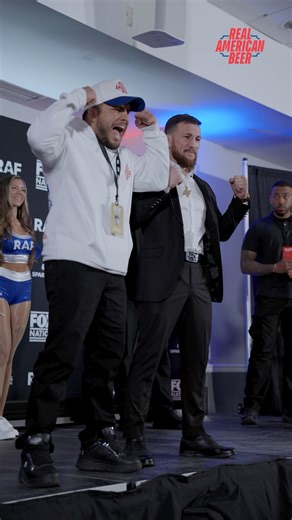 The stage is set and you already know who’s stealing the show 💋 Get buzzed! ‪@therealamericanbeer‬