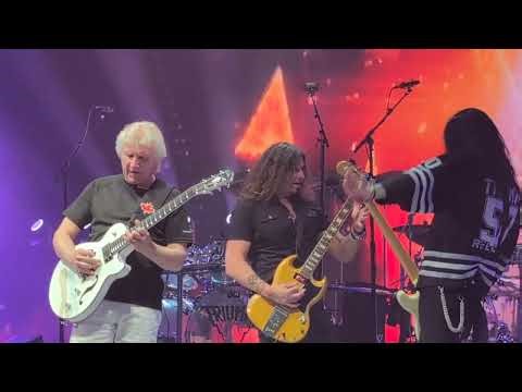 Triumph 5-13-26 "Lay It On the Line" Allstate Arena, Rosemont, Il