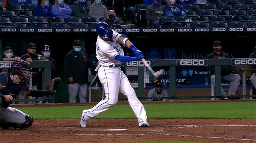 HR de 2 carreras de Whit Merrifield