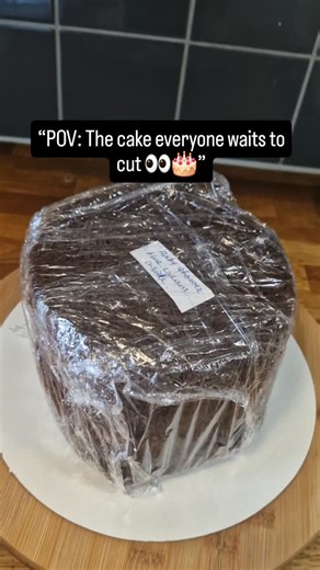 A sweet surprise for a little prince 💙 This baby shower cake comes with a soft blue filling that makes the first cut extra special. Made fresh, crafted with love, and perfect for unforgettable baby shower moments in Stockholm ✨ DM to order 💌 [Baby shower cake Stockholm, gender reveal cake Stockholm, blue filling cake, baby boy cake Stockholm, custom cakes Stockholm, home baker Stockholm, baby shower dessert Sweden, bespoke cakes Stockholm] #BabyShowerCakeStockholm #GenderRevealCake #BlueFillin