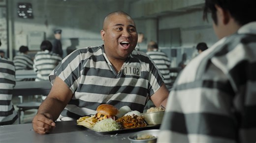 味は賛否でも話題は沸騰 サントリー「NOPE」、CMミーム化・酒割り流行で若者狙いが的中か 監獄CMも大バズり