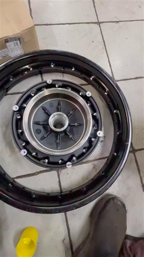 Rear hub install in reborn Classic under warranty