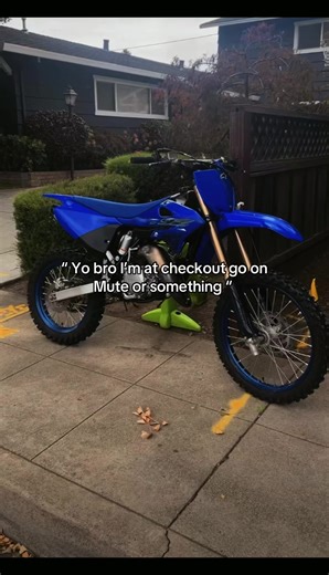 Yo bro go on mute or something. @🐰 you fr when I’m walking next to a teacher and you call me when ur at home 😂 #yamaha #yz85 #bikelife #fyp #viral