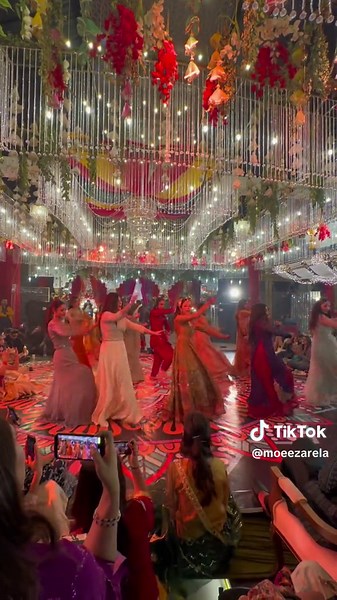 Energetic Wedding Dance Performance That Will Impress You