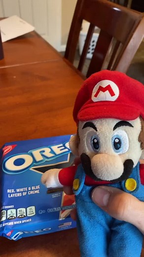 Super Mario Oreos Unboxing and Taste Test!