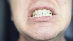 공격적인 남자 얼굴 닫기 스톡 동영상 비디오(100% 로열티 프리) 34828264 | Shutterstock