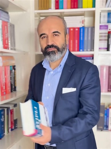 İşten çıkarıldın, haksızlığa uğradın... Peki, 12 maaşa kadar tazminat kazandıran “İşe İade Davası”nı açmaya hakkın var mı? 🧐 İş Kanunu bu hakkı sadece belirli şartları taşıyan işçilere veriyor (“İş Güvencesi” kapsamı). İşte o kritik kontrol listesi! 👇 ✅ 1. 30 İŞÇİ KURALI: Çalıştığın iş yerinde en az 30 işçi çalışıyor olmalı. ✅ 2. 6 AY KIDEM: O iş yerinde en az 6 aydır çalışıyor olman lazım. ✅ 3. SÖZLEŞME TÜRÜ: İş sözleşmen “Belirsiz Süreli” olmalı. (Belirli süreli sözleşmelerde bu dava açılama