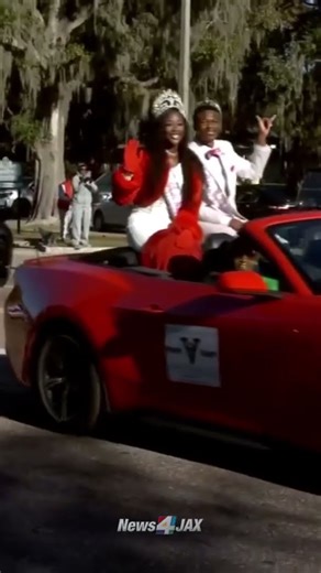 Community celebrates Raines High's state title with championship parade