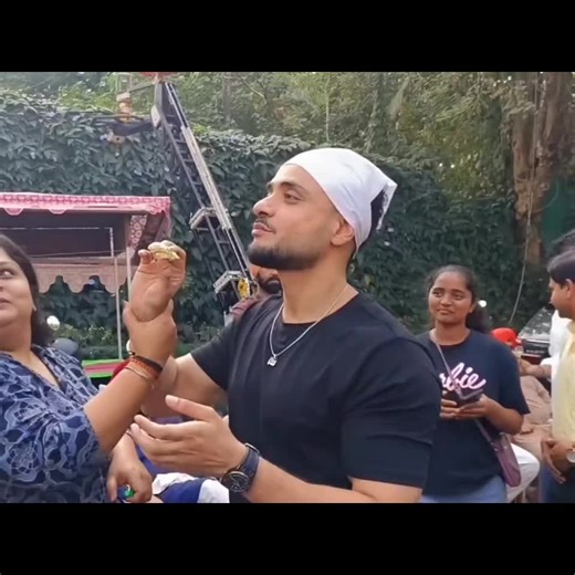 Ax kuweygii: Xusuus iyo Jaceyl