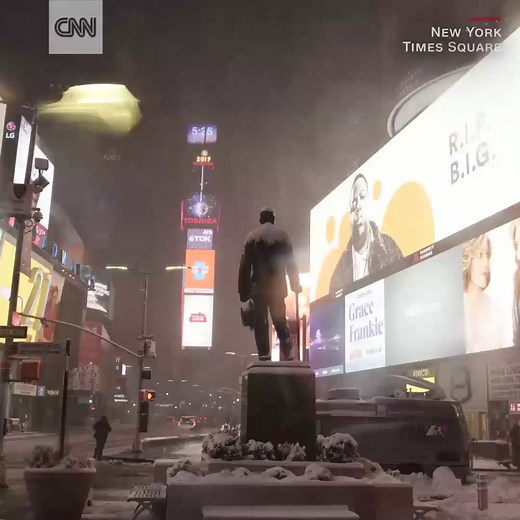 These time-lapse videos show snow pummeling the Northeast http://cnn.it/2mnDjoK | CNN