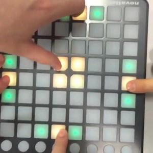 A four sided game of pong running on a Launchpad! | Launchpad Pro