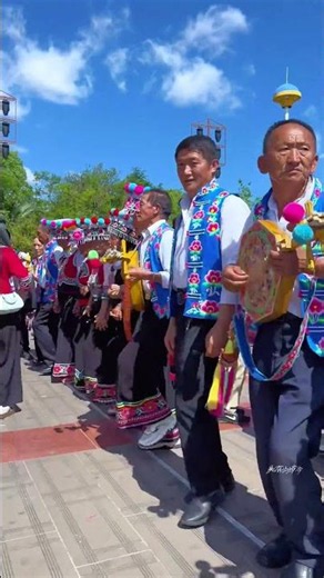 民族舞曲丨彝族舞丨魅力云南，欢乐的海洋，彝族舞翩翩起舞！https://yunpinchuhai.com #youtubeshorts #shorts #云品出海 #彝族舞