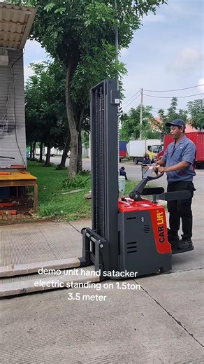 hand stacker electric 1.5 ton 3.5 ton standing on garansi unit 1 tahun utk pembelian silakan wa jo 081111812553-082122332588