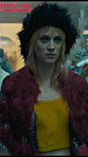 The man in the green jacket , find out what he knows #highlights