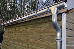 Comment installer une gouttière ?