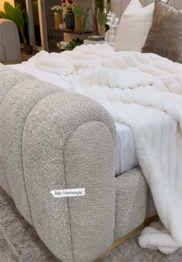 Elegant Sleigh Bed: Modern Furniture for Your Bedroom