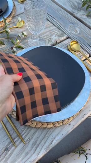 18 reactions | Autumn tablescapes are my love language ✨ White...