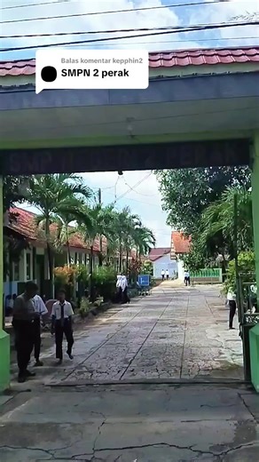 Kunjungan Pak Ruby ke SMP Negeri 2 Perak