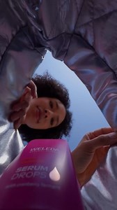 Nega kože za poneti! 🌿💧 Weleda Serum kapi za smanjenje proširenih pora sa vitaminom C i Serum kapi za revitalizaciju kože sa omega 3-6-9 kiselinama za jačanje kožne barijere staju u svaku torbu, čak i u ručni prtljag! Možeš ih pronaći u našim partnerskim apotekama! | Weleda