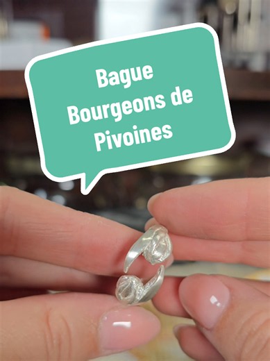 Je réalise une bague avec des pivoines. En argent 925 et sertis d'un superbe Grenat. C'est la partie 2 ou je réalise le corps de bague. La prochaine étape sera le sertissage et le résultat final de la bague 🙏 . . . . . . . . #pourelle #bague #artisanatfrançais #pourtoi #artprocessvideo