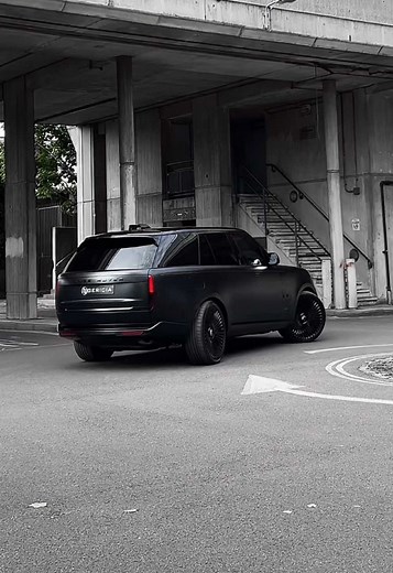 Desirable Triple Black Look for Range Rover