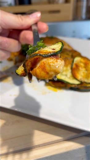 Boneless skinless chicken thighs with airfried zucchini