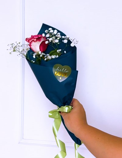 Une idée simple et sympa pour emballer des fleurs | Creativo France