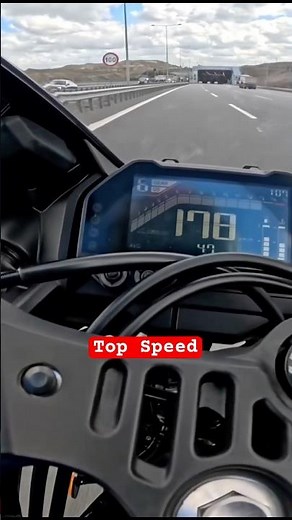 2025 Yamaha R25 Top speed 😱#trending #yamahar25 #yamaha #automobile #bikelife #shortvideo #shorts