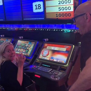 49K views · 539 reactions | This is how I get ready for Deal Or No Deal TONIGHT at 9p ET on CNBC! We’re giving away $100,000 to YOU home viewers this summer! | Howie Mandel | Facebook