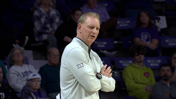 ‘Cats claw back, sweep Houston in regular season