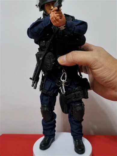 Hot Toys SWAT Collection Showcase